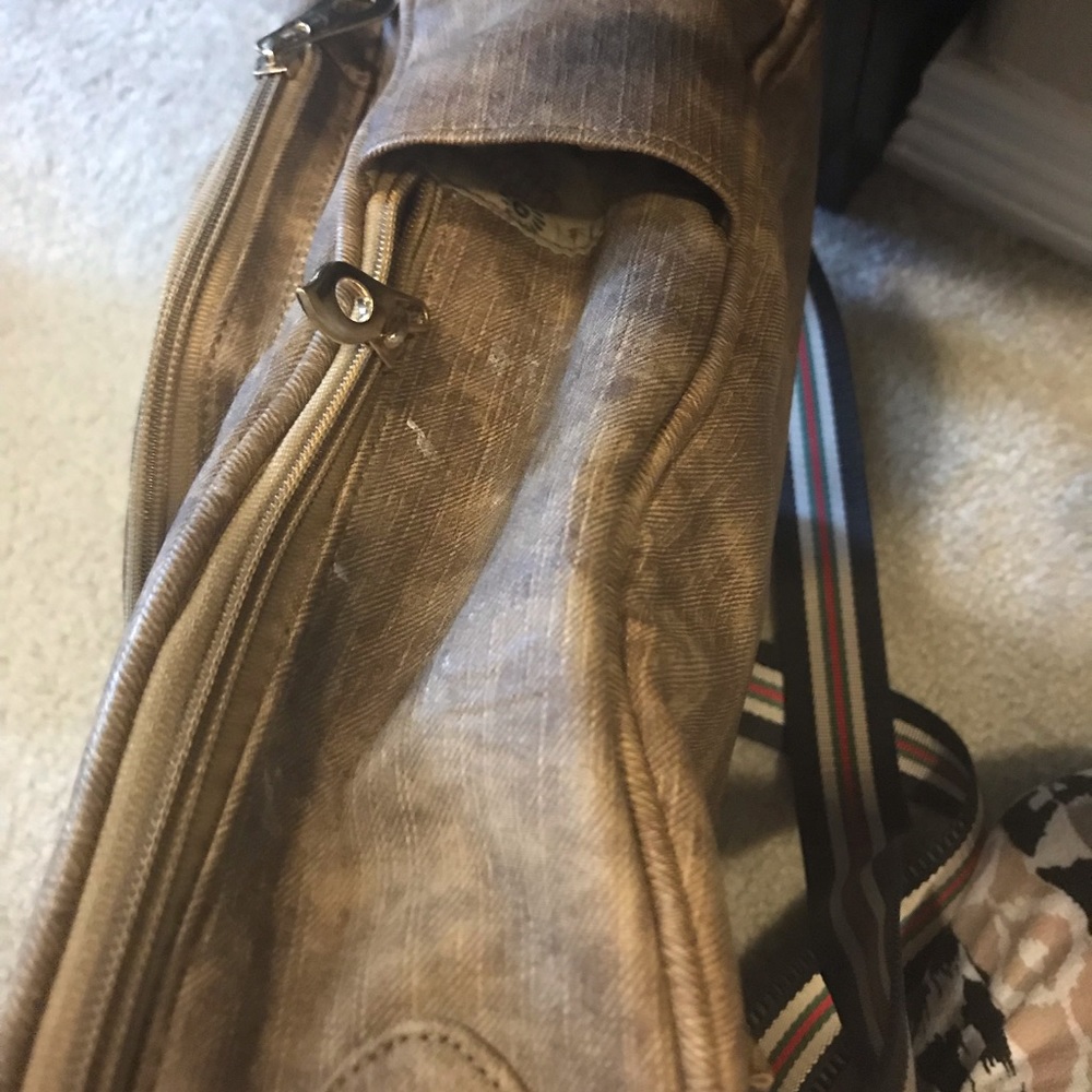 Backpack - Picture 4 of 8